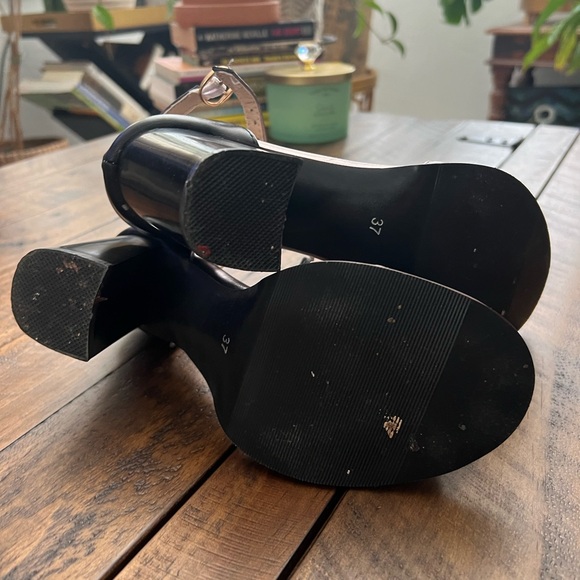 Black and Chrome Ankle Strap Block Heels Sz 7 - Picture 2 of 4